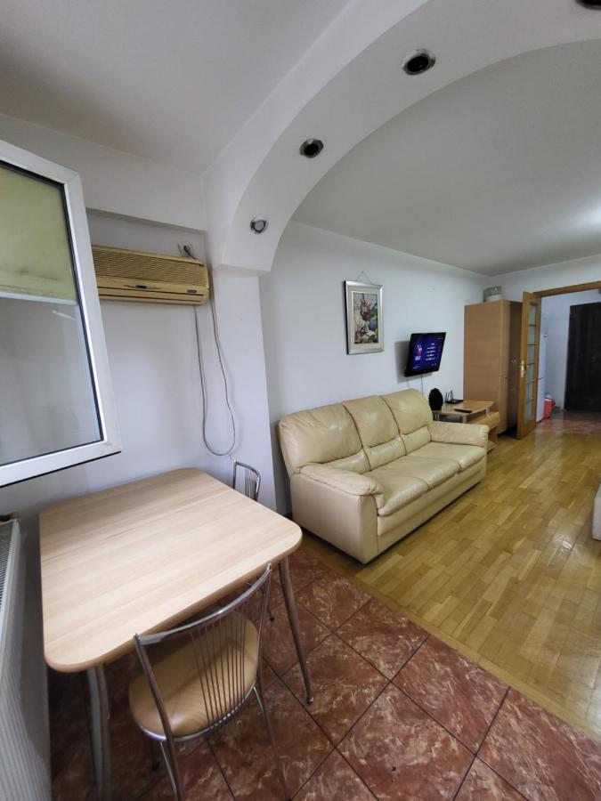 Avrig-Ferdinand Studio Бухарест Экстерьер фото